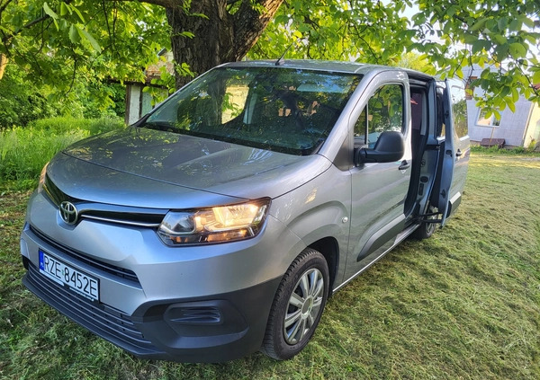 Toyota Proace City Verso cena 53900 przebieg: 225000, rok produkcji 2020 z Rzeszów małe 211